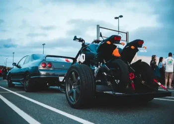 Auto transport vs towing